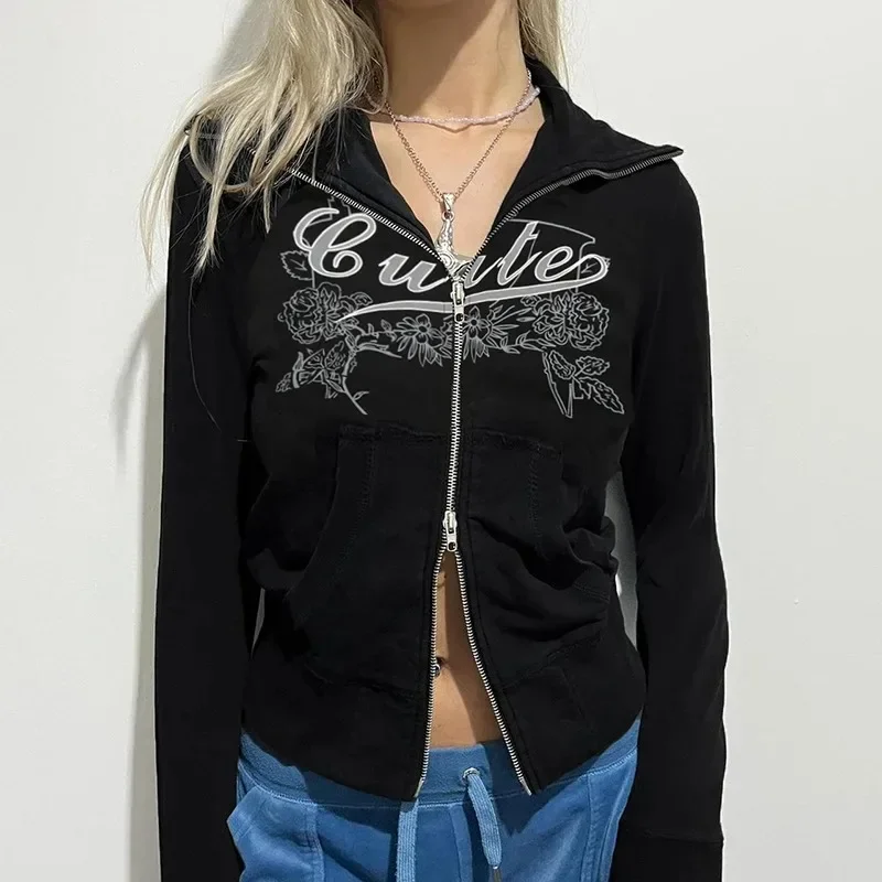 2024 New Vintage Dark Gothic Letter Print High Neck Sweatshirts Coat Long Sleeve Zip Outwear Y2K Cyber Coats Women's Streetwear
2024 New Vintage Dark Gothic Letter Print High Neck Sweatshirts Coat Long Sleeve Zip Outwear Y2K Cyber Coats Women's Streetwear