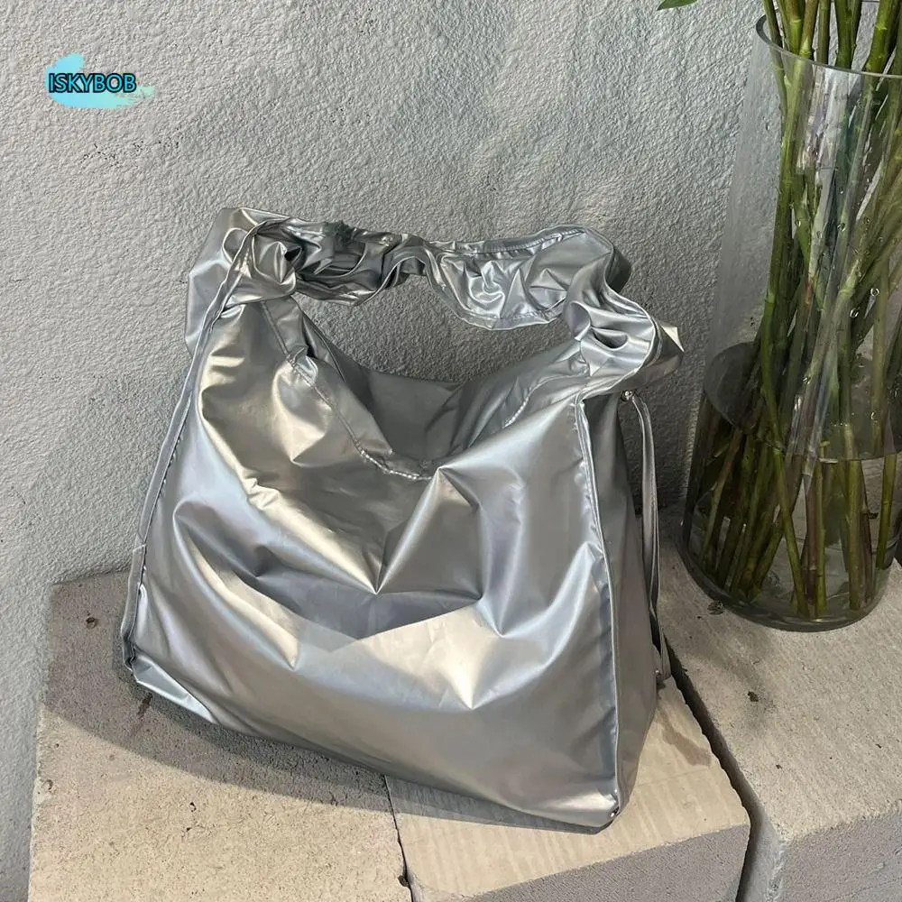Korean Style Pleated Nylon Shoulder Bag Handbag Lightweight Drawstring Bag Large Capacity Solid Color Tote Bag Office Worker
Korean Style Pleated Nylon Shoulder Bag Handbag Lightweight Drawstring Bag Large Capacity Solid Color Tote Bag Office Worker