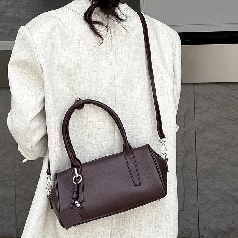 Women's Casual Cowhide Underarm Shoulder Bags Ladies Cow Leather Retro Crossbody Bag Female Portable Luxury Designer Handbags 
Women's Casual Cowhide Underarm Shoulder Bags Ladies Cow Leather Retro Crossbody Bag Female Portable Luxury Designer Handbags