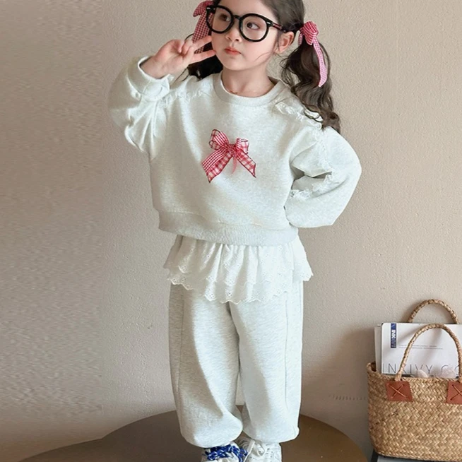 Girls Suit 2025 Autumn New Children's Clothing Korean Style Girl Baby Sweet Bow Lace Hoodie Fart Curtain Pants Casual Simple
Girls Suit 2025 Autumn New Children's Clothing Korean Style Girl Baby Sweet Bow Lace Hoodie Fart Curtain Pants Casual Simple