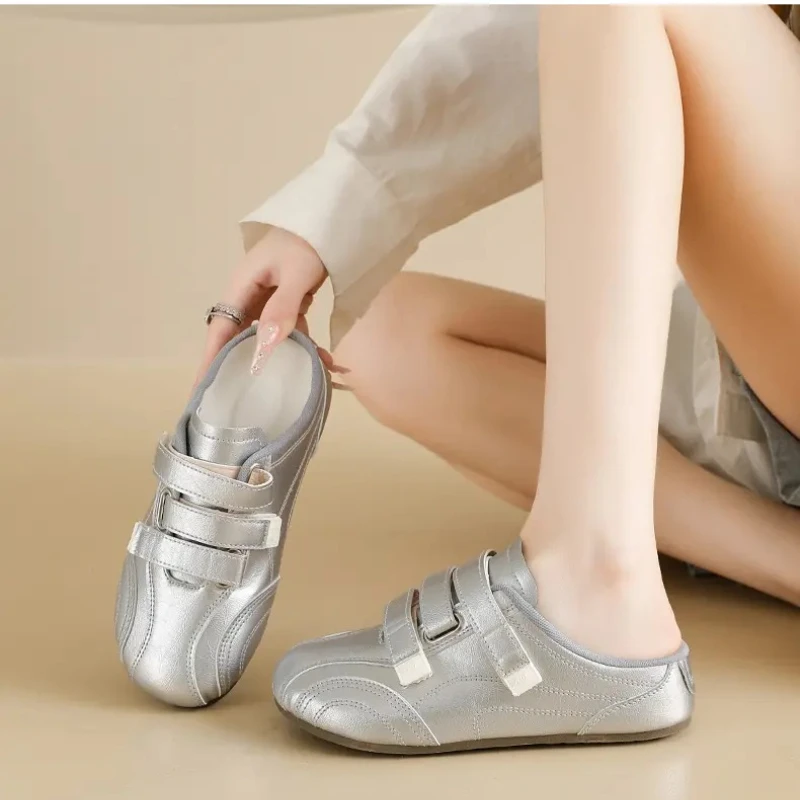 Summer new half drag Velcro white shoes, one foot women's shoes
Summer new half drag Velcro white shoes, one foot women's shoes