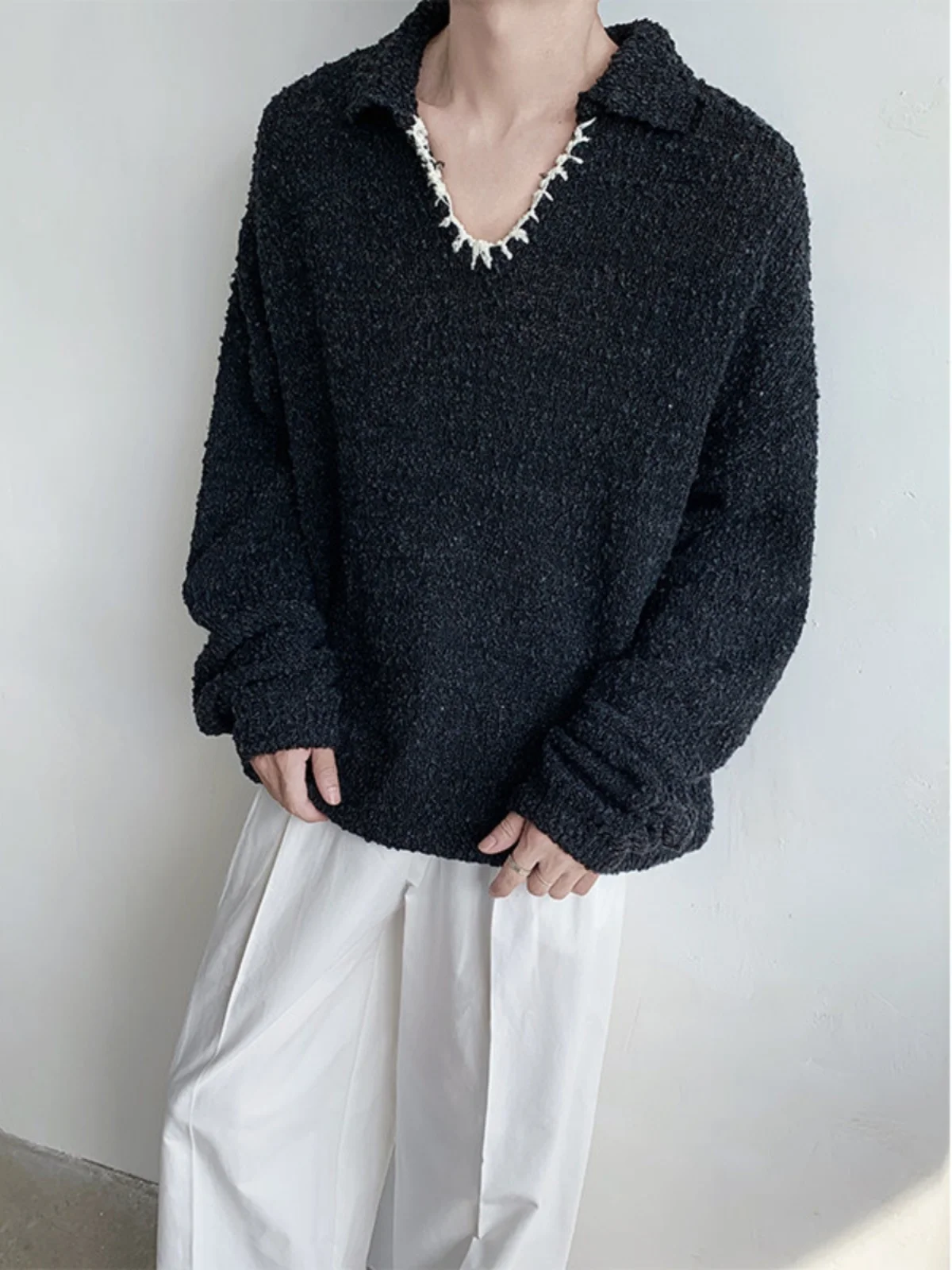 Корейский повседневный свитер в стиле Color Block с V-образным вырезом, мужской винтажный свитер свободного кроя, высококачественная верхняя одежда для осени и зимы
Корейский повседневный свитер в стиле Color Block с V-образным вырезом, мужской винтажный свитер свободного кроя, высококачественная верхняя одежда для осени и зимы