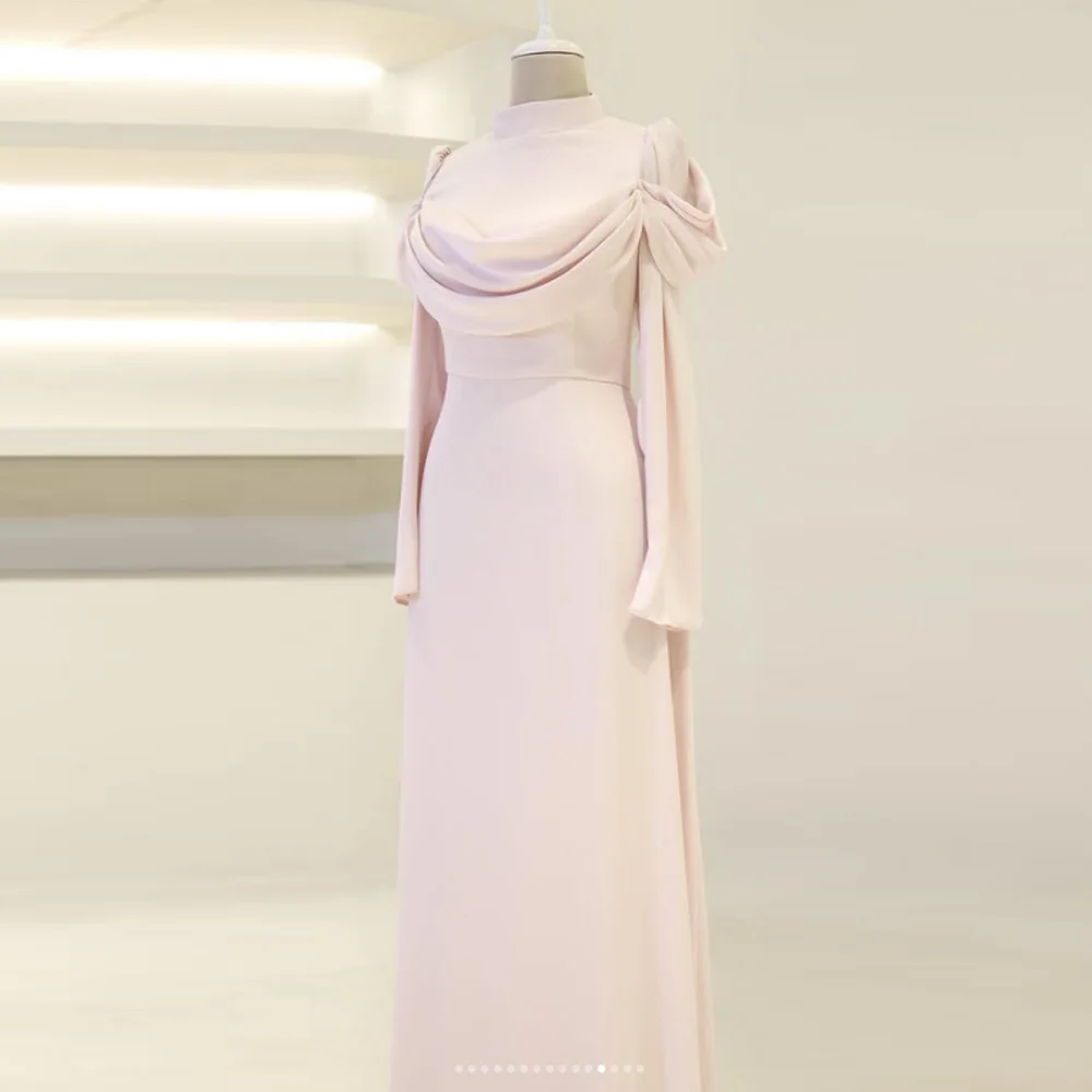 Customized Exquisite Jersey Pleat A-line Evening Gowns High Collar Long Prom Dresses Formal Classic Party Gown 2026
Customized Exquisite Jersey Pleat A-line Evening Gowns High Collar Long Prom Dresses Formal Classic Party Gown 2026