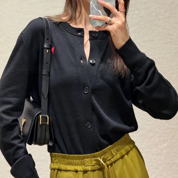 2025 Autumn New Love Stitched round Neck Knitted Open Cardigan Loose British Style Unisex Sweater Woolen Outerwear
2025 Autumn New Love Stitched round Neck Knitted Open Cardigan Loose British Style Unisex Sweater Woolen Outerwear