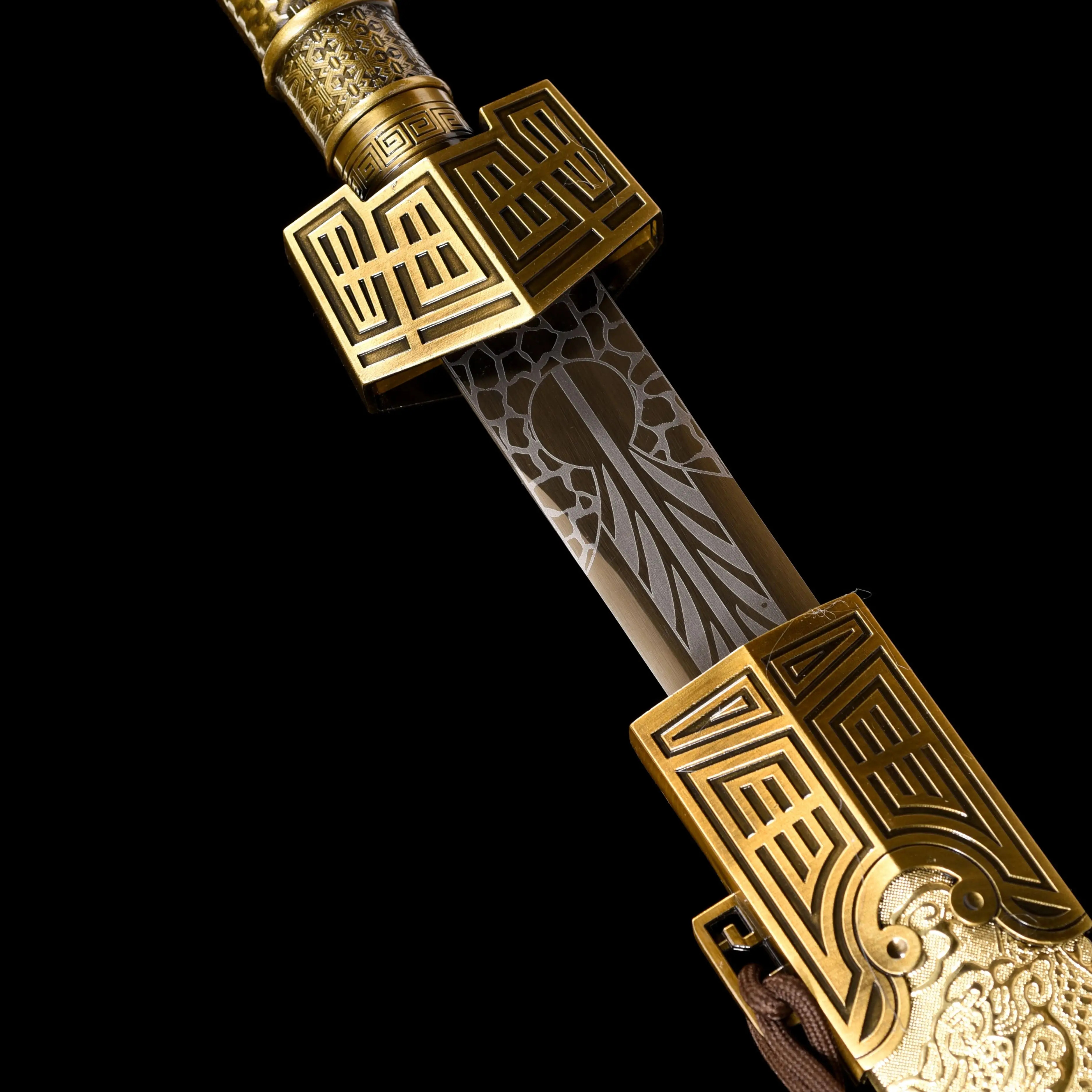 A collection of katana, the golden samurai sword of the Japanese Sun Empire, for cosplay role-playing enthusiasts with non-sharp
A collection of katana, the golden samurai sword of the Japanese Sun Empire, for cosplay role-playing enthusiasts with non-sharp