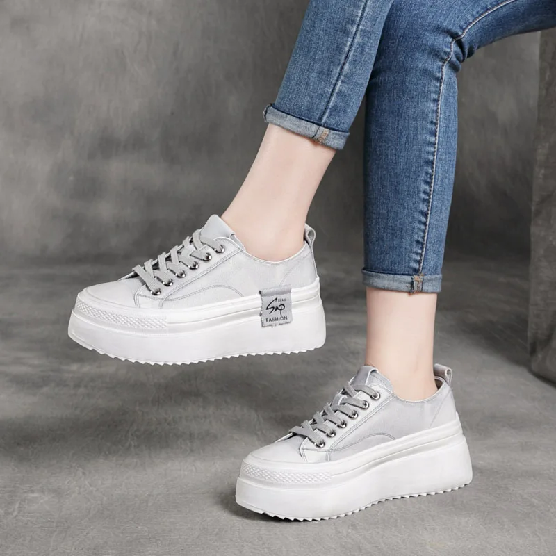 Hot-Selling New Arrival Spring and Autumn First Layer Cowhide Platform Wedge Casual Letter
Hot-Selling New Arrival Spring and Autumn First Layer Cowhide Platform Wedge Casual Letter