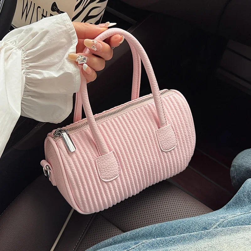 Brand Design PU Leather Shoulder Bag Pleated Stripe Handbag Lady Small Hobo Crossbody Bag For Women 2025 New Fashion Clutch Bag
Brand Design PU Leather Shoulder Bag Pleated Stripe Handbag Lady Small Hobo Crossbody Bag For Women 2025 New Fashion Clutch Bag