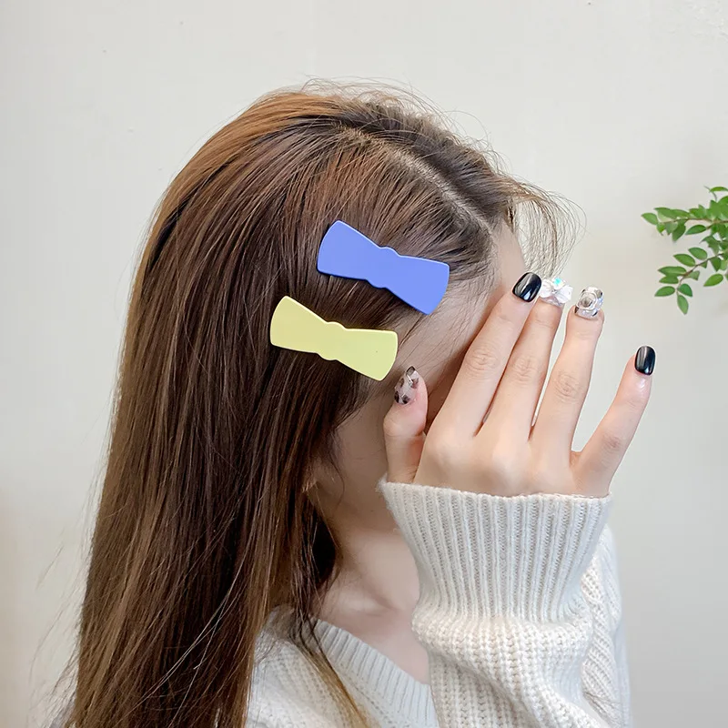Simple Candy Colour Flat Bow Hair Clip Women's Bangs Side BB Clip Fashion Sweet Girls Star Hair Clip Hair Accessories
Simple Candy Colour Flat Bow Hair Clip Women's Bangs Side BB Clip Fashion Sweet Girls Star Hair Clip Hair Accessories