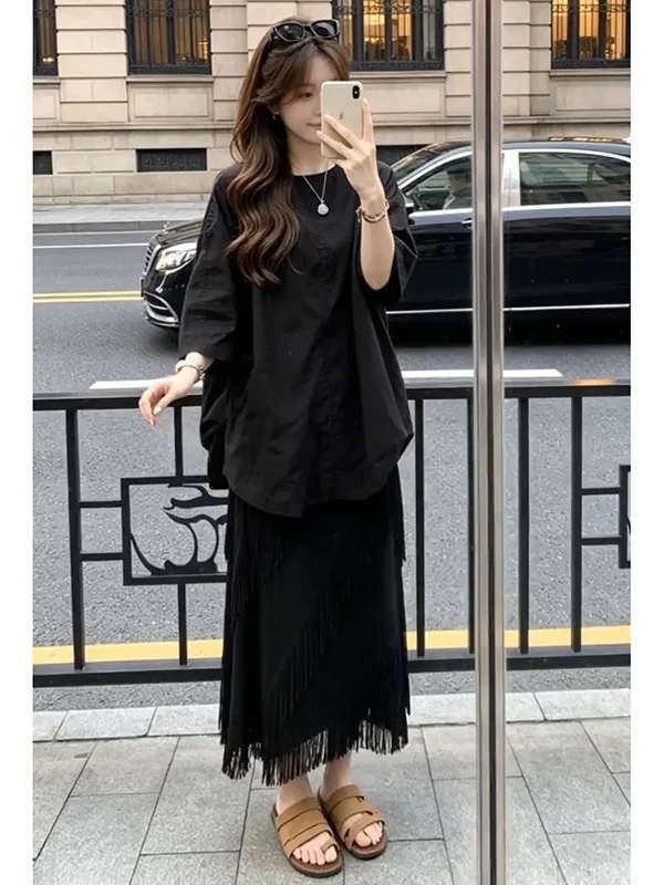 Summer 2026 Black Asymmetrical Loose Top And Skirt Set Casual Style European High End Fashion Two-Piece Women's Ensemble
Summer 2026 Black Asymmetrical Loose Top And Skirt Set Casual Style European High End Fashion Two-Piece Women's Ensemble