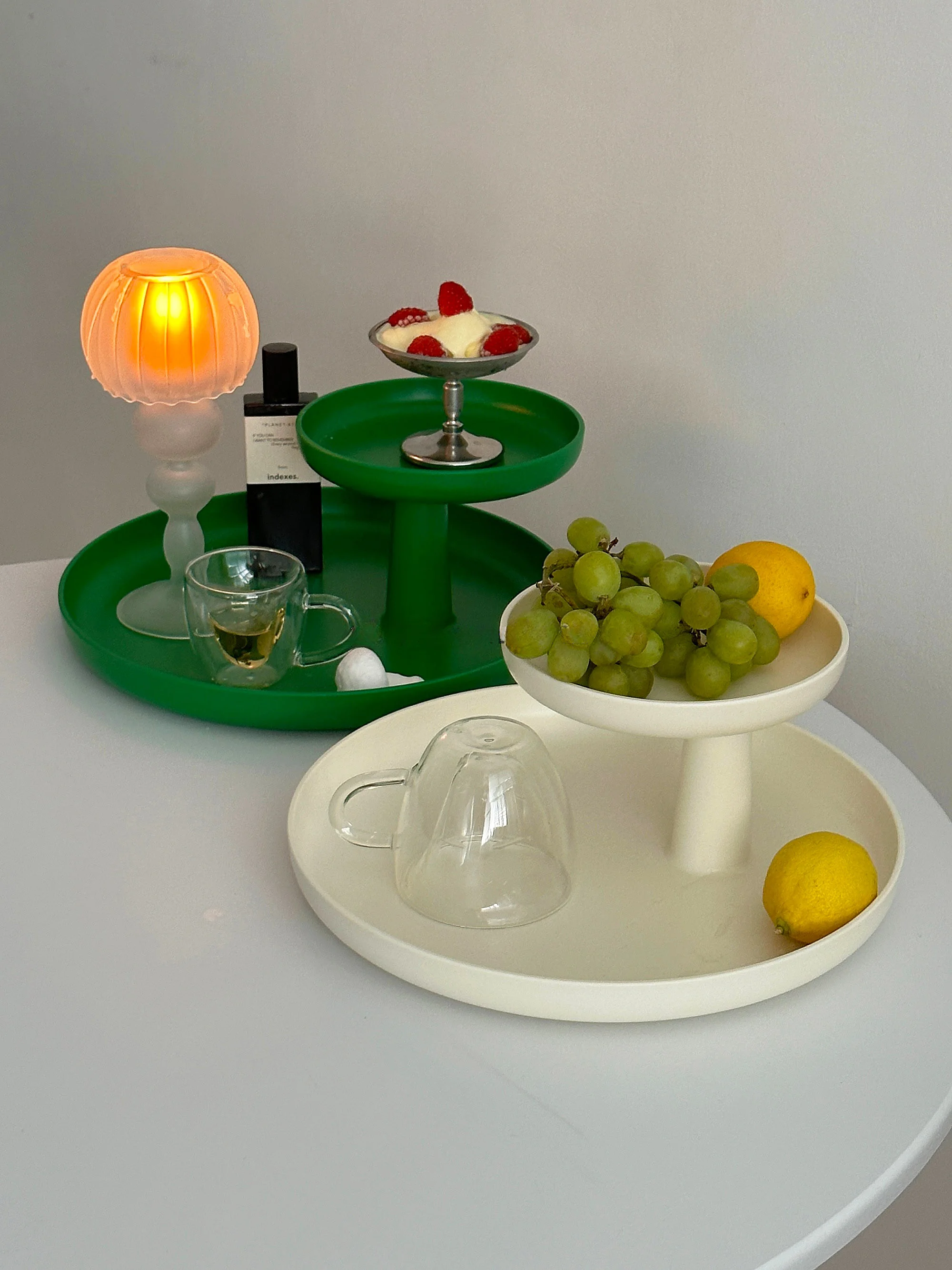Retro Tray Desktop Shelf Rotating Double Layer Round Tray Fruit Plastic Storage Box Glasses Accessories Perfume Storage Rack
Retro Tray Desktop Shelf Rotating Double Layer Round Tray Fruit Plastic Storage Box Glasses Accessories Perfume Storage Rack