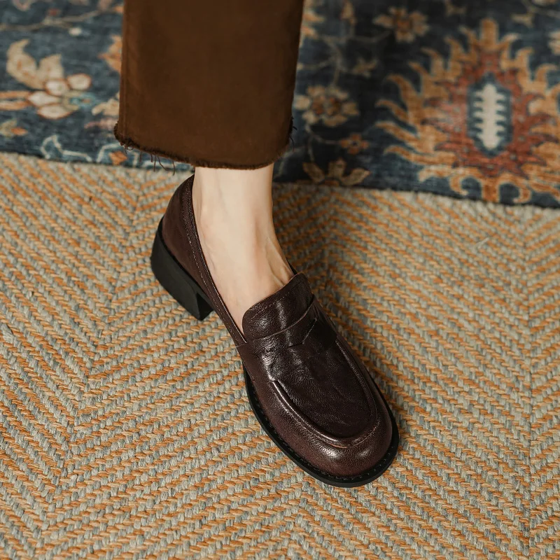 Women Pumps Thick Heel Spring Autumn SheepskinLoafers Round Toe Real Leather Slip-On Lady Vingtage Pumps Ladies Mules
Women Pumps Thick Heel Spring Autumn SheepskinLoafers Round Toe Real Leather Slip-On Lady Vingtage Pumps Ladies Mules