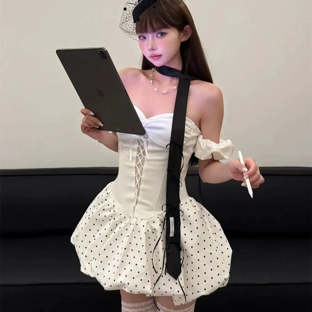 Sweet Spicy Style Hollow Straps Polka Dot Strapless Dress Women Summer New Pure Slim Short Skirt
Sweet Spicy Style Hollow Straps Polka Dot Strapless Dress Women Summer New Pure Slim Short Skirt