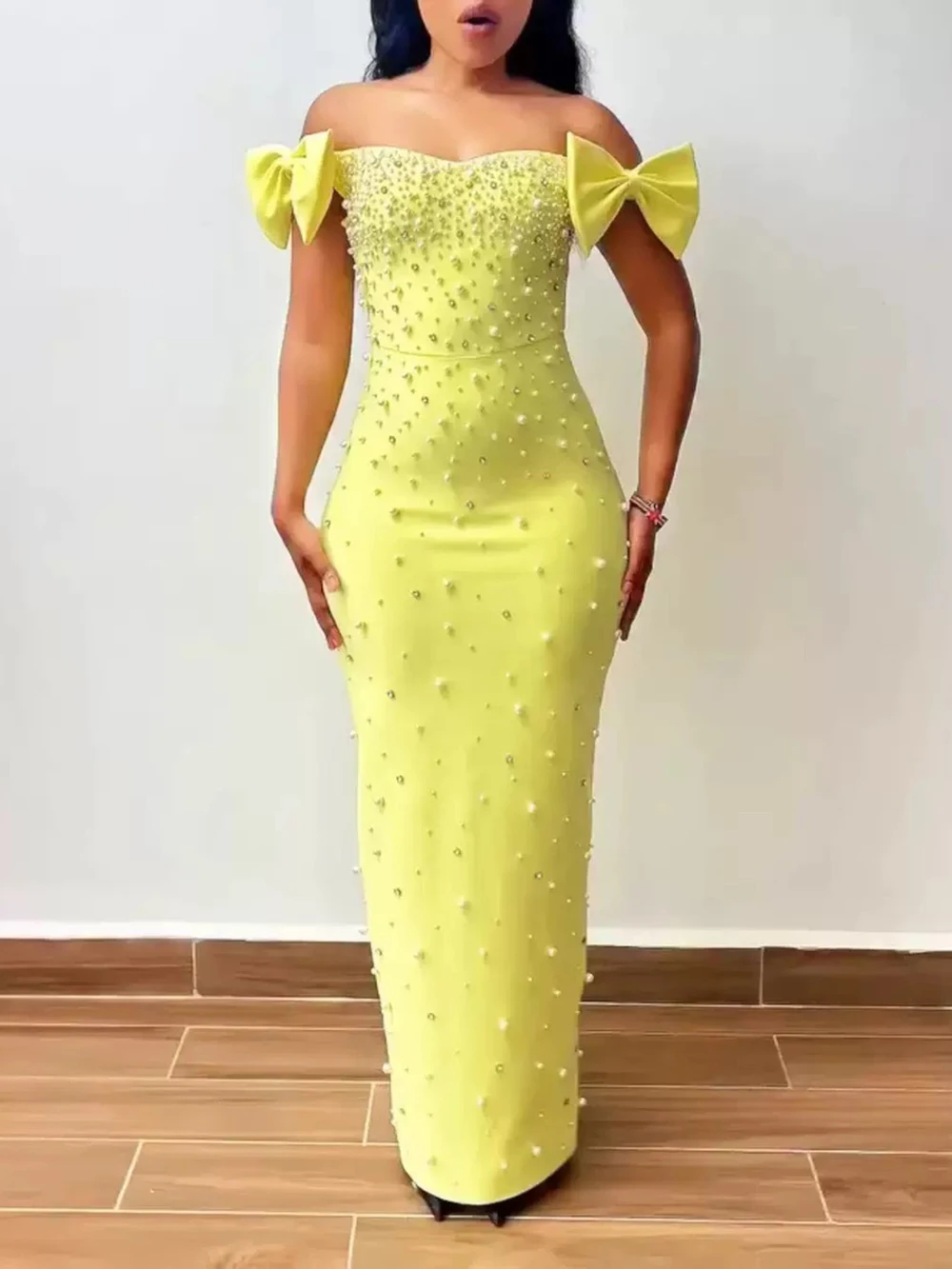 Европейское и американское вечернее платье без бретелек с бантом на плече, элитное женское платье
Европейское и американское вечернее платье без бретелек с бантом на плече, элитное женское платье