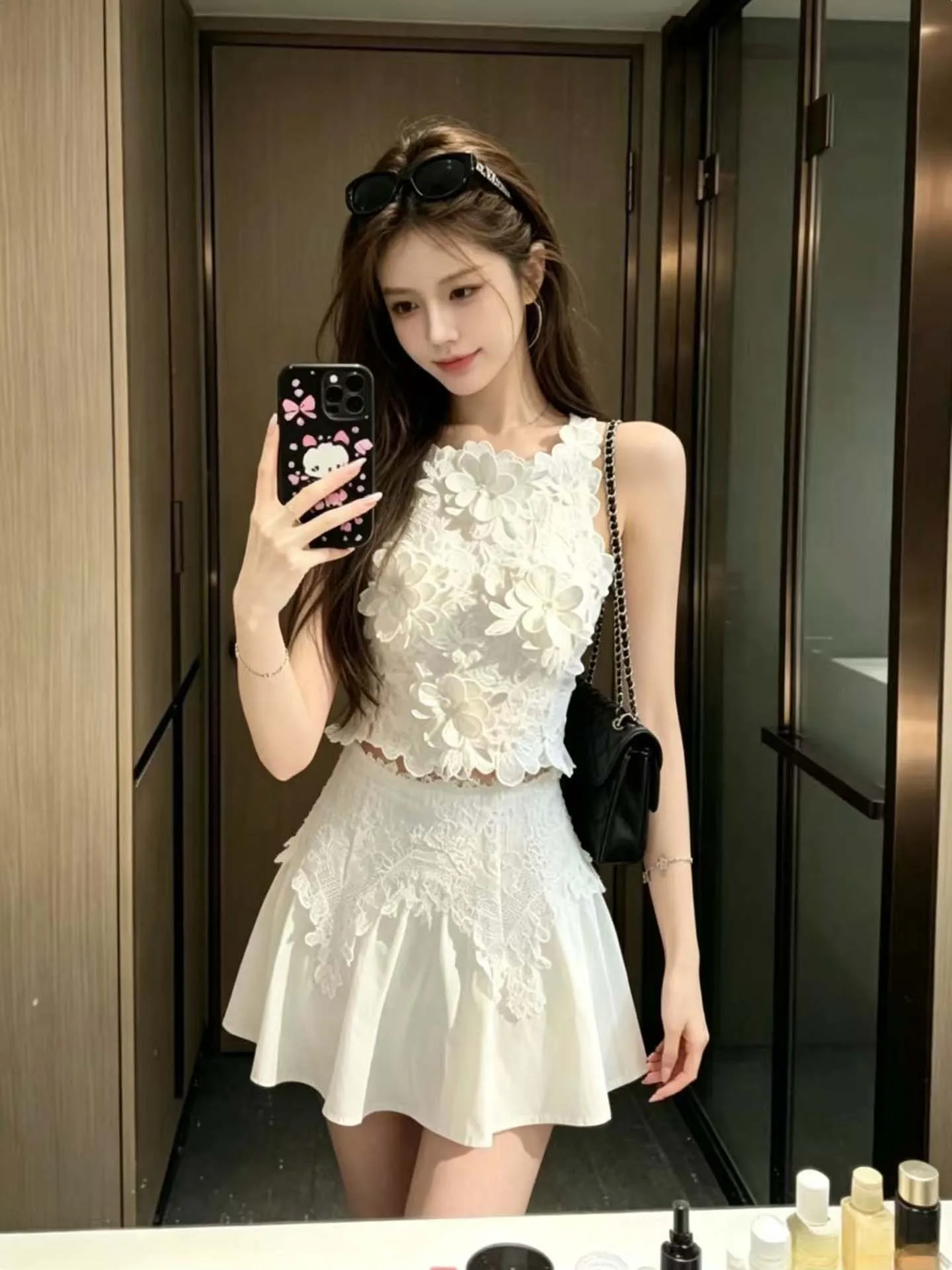 Heavy Embroidery Floral Vest Top Set Women's High Waist Lace Trim Half Skirt Two Piece Set Summer New Style Fashion Ensemble
Heavy Embroidery Floral Vest Top Set Women's High Waist Lace Trim Half Skirt Two Piece Set Summer New Style Fashion Ensemble