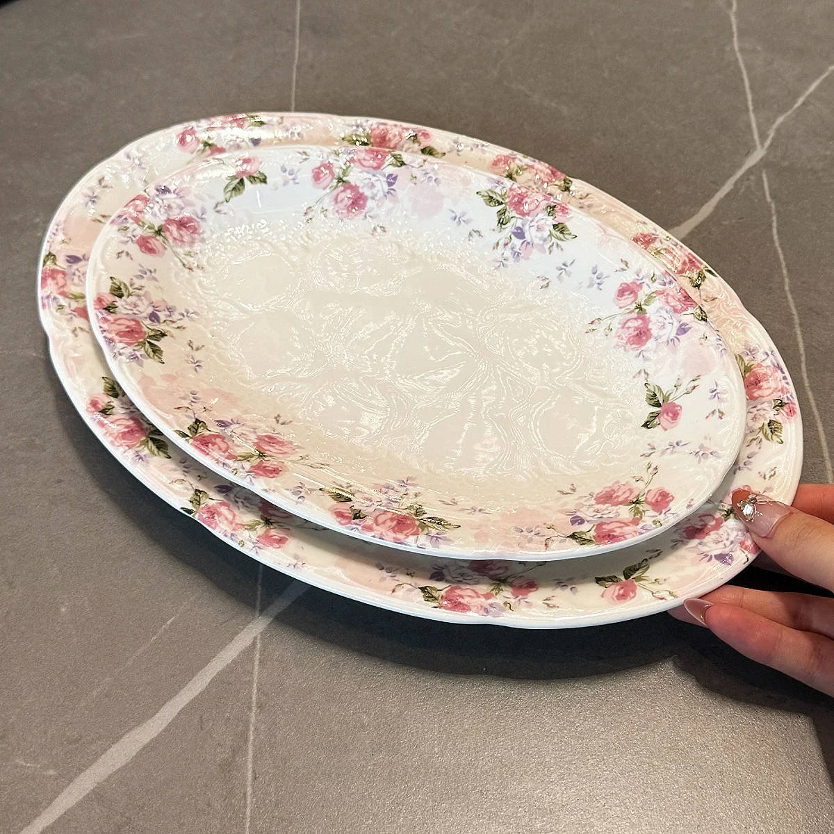 Romantic Dining Table Cerc Plate Oval ape Fruit Cake Dert Di Fi Plate High Temperature Firing Support Microwave H...
Romantic Dining Table Cerc Plate Oval ape Fruit Cake Dert Di Fi Plate High Temperature Firing Support Microwave H...