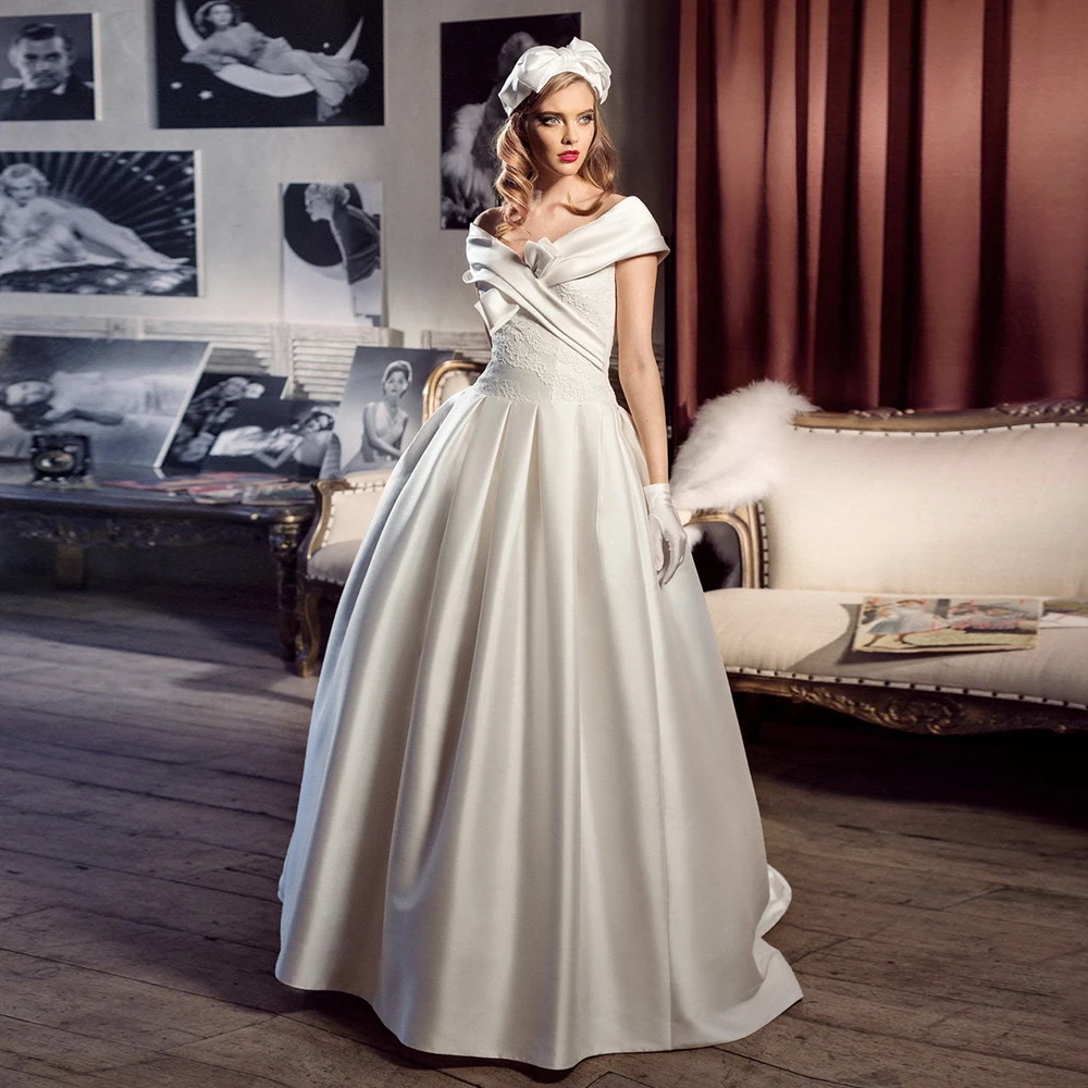 Elegant Off The Shoulder A-line Wedding Dresses Applique V Neck Bridal Growns Floor Length Sleeveless Chiffon Vestidos De Novia
Elegant Off The Shoulder A-line Wedding Dresses Applique V Neck Bridal Growns Floor Length Sleeveless Chiffon Vestidos De Novia