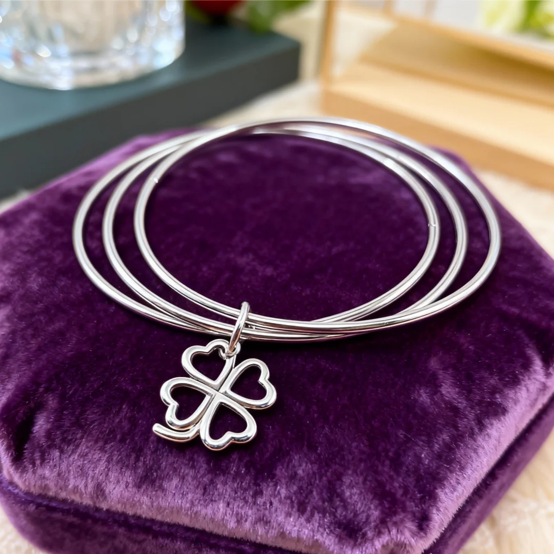 New Luxury 925 Sterling Silver Trend Four-Leaf Clover Bangle Bracelet for Women Fashion Party Christmas Gifts Streetwear Jewelry
New Luxury 925 Sterling Silver Trend Four-Leaf Clover Bangle Bracelet for Women Fashion Party Christmas Gifts Streetwear Jewelry
