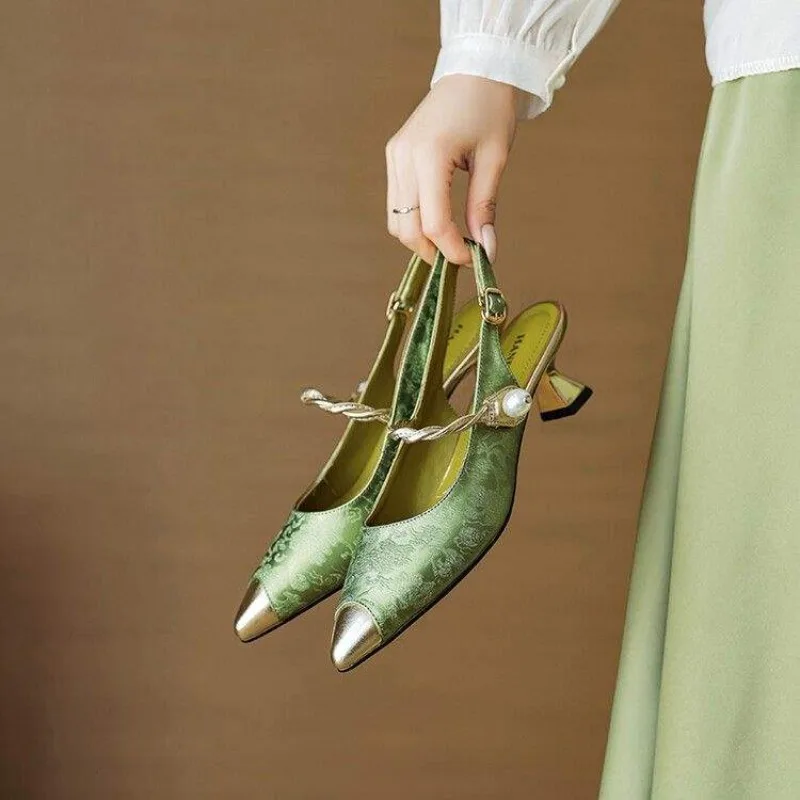 New Women Shoes Fashion Embroidery High Heeled Sandals for Woman Elegant Pointed Tip Casual Shoes Designer Shoes Sandalias Mujer
New Women Shoes Fashion Embroidery High Heeled Sandals for Woman Elegant Pointed Tip Casual Shoes Designer Shoes Sandalias Mujer