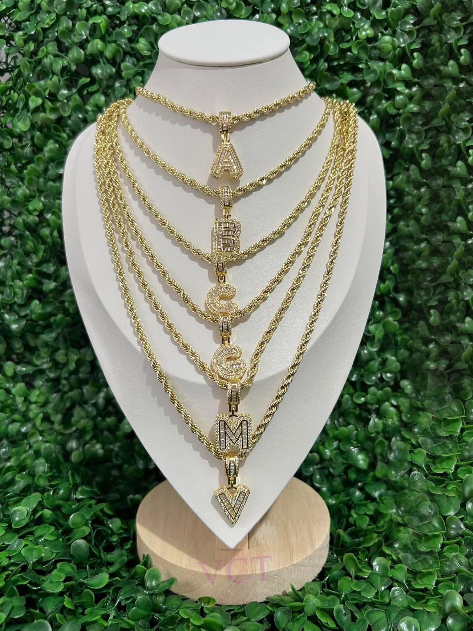 Ice Crystal Exquisite Jewelry Letter Pendant Men and Women Shiny Hip-Hop Rock Rap Trendy Jewelry Accessories Gift Free Shipping
Ice Crystal Exquisite Jewelry Letter Pendant Men and Women Shiny Hip-Hop Rock Rap Trendy Jewelry Accessories Gift Free Shipping