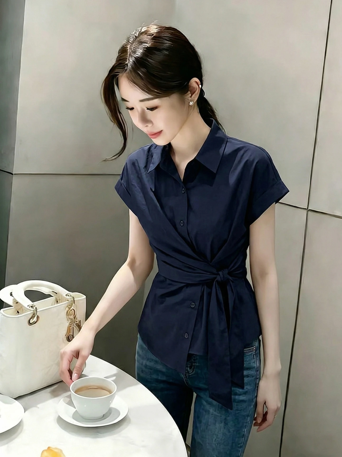 Elegant Shirt Chic Collar Bow Waist Short Sleeve Commute Casual Style Summer Anti-Aging Small Shirt Korean Version Slim Fit
Elegant Shirt Chic Collar Bow Waist Short Sleeve Commute Casual Style Summer Anti-Aging Small Shirt Korean Version Slim Fit