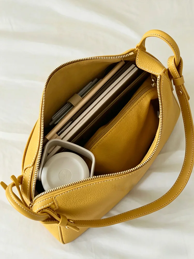 Yellow Single Shoulder Commuter Bag Women's Handbag 2026 New Luxury Sensation Fashionable Crossbody Bag for Summer
Yellow Single Shoulder Commuter Bag Women's Handbag 2026 New Luxury Sensation Fashionable Crossbody Bag for Summer