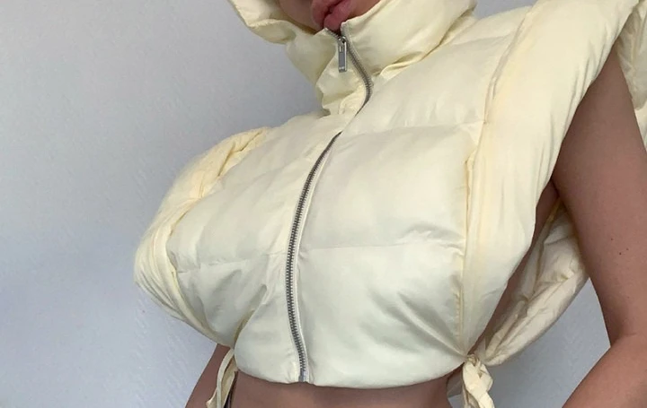 Women's Autumn New Good Quality Hooded Side Leak Sleeveless Strap Short Versatile Fashion Bread Suit Women
Women's Autumn New Good Quality Hooded Side Leak Sleeveless Strap Short Versatile Fashion Bread Suit Women