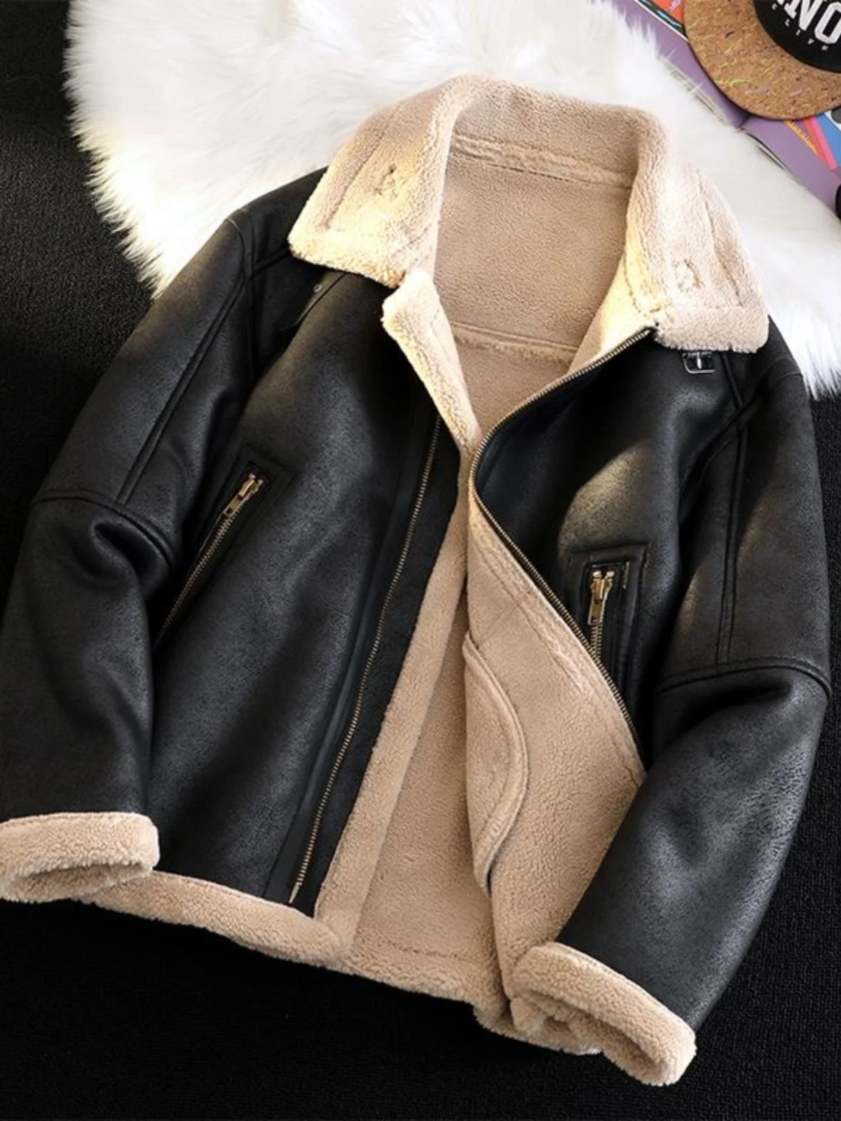 Мужская зимняя утепленная куртка с подкладкой из овечьего меха, короткое стеганое хлопковое пальто, теплое, морозостойкое, очень теплое, на молнии
Мужская зимняя утепленная куртка с подкладкой из овечьего меха, короткое стеганое хлопковое пальто, теплое, морозостойкое, очень теплое, на молнии