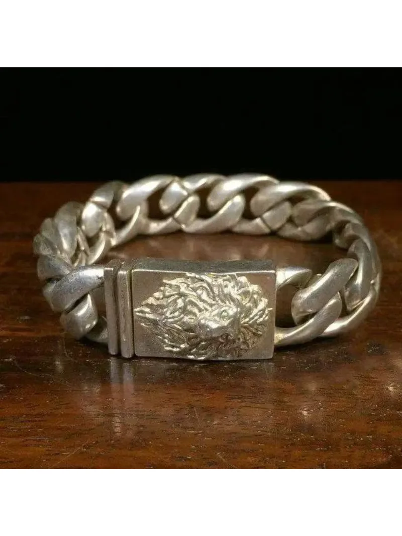 Hot selling China Old Tibetan Silver Domineering Lion Bold String Bracelet Fashionable Personality Male and Female Couple Gift
Hot selling China Old Tibetan Silver Domineering Lion Bold String Bracelet Fashionable Personality Male and Female Couple Gift