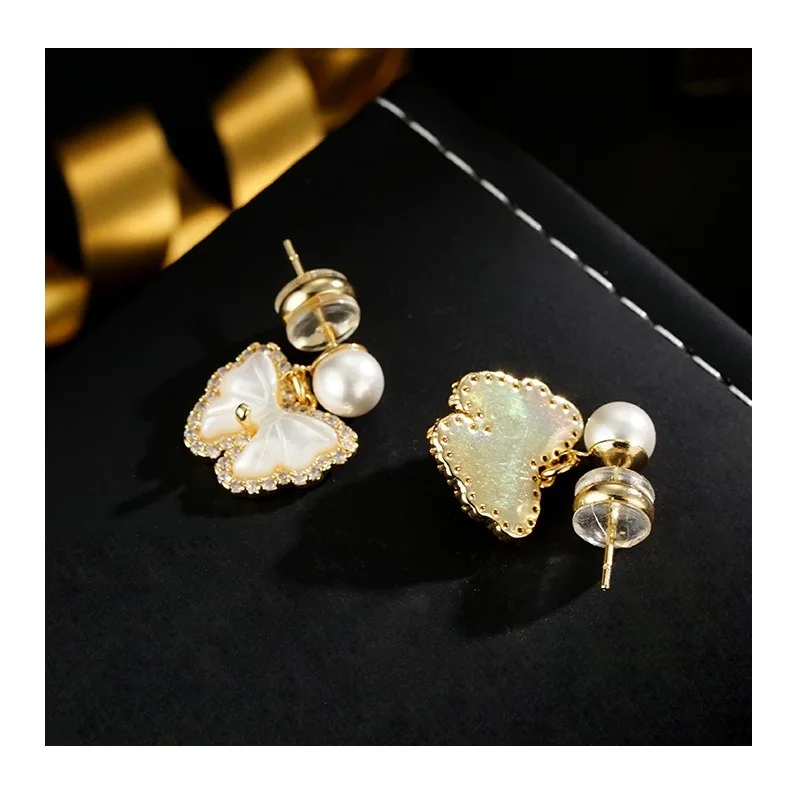 New Natural Fritillary Butterfly Pendant Earrings Light Luxury Niche High Sense Simple Fashion Versatile Earrings
New Natural Fritillary Butterfly Pendant Earrings Light Luxury Niche High Sense Simple Fashion Versatile Earrings