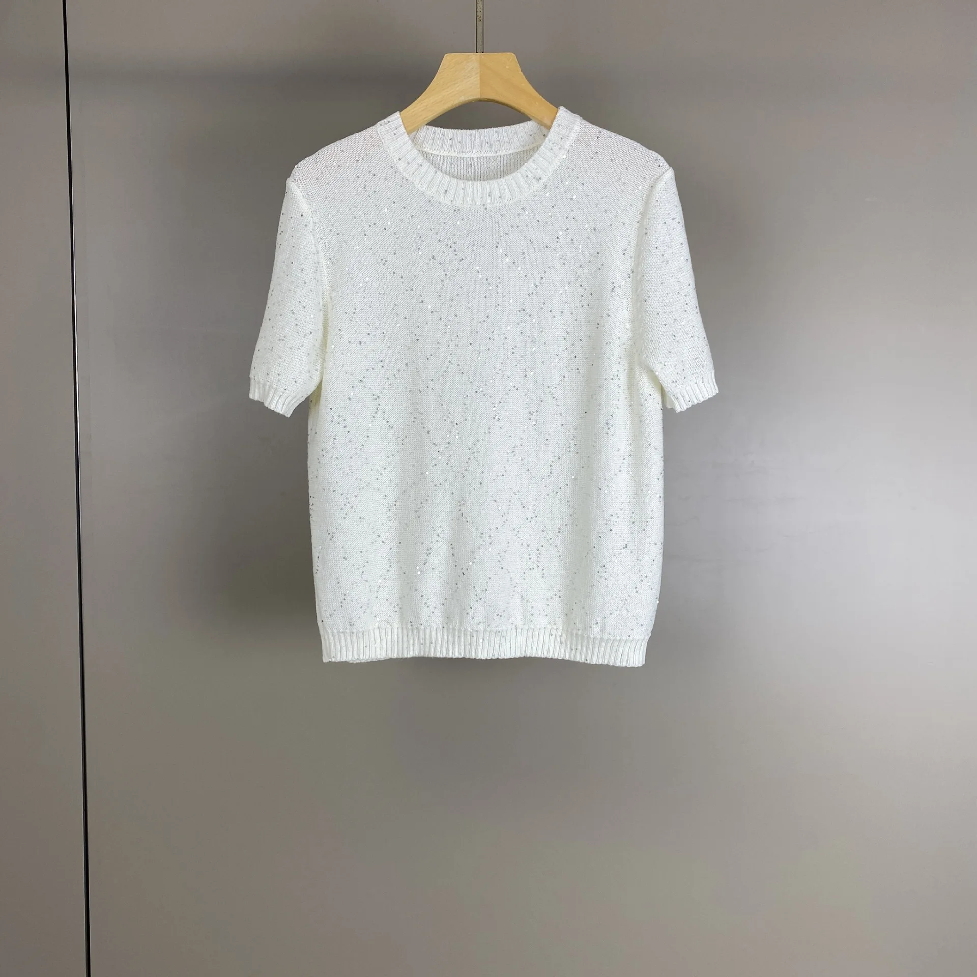 2026 Spring/Summer New Arrival: Women's Solid-Color Knitted Pullover — Short-Sleeve, Stylish, Commute-Friendly, and Casual
2026 Spring/Summer New Arrival: Women's Solid-Color Knitted Pullover — Short-Sleeve, Stylish, Commute-Friendly, and Casual
