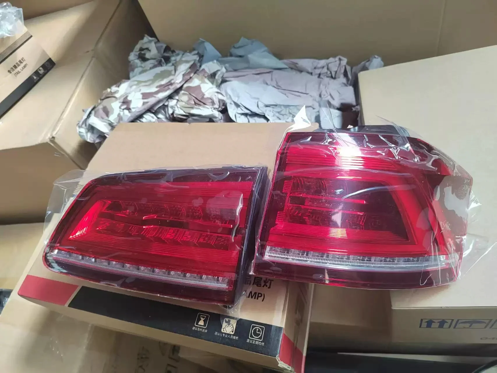 Car Rear Tail Light Streamer light for Volkswagen vw golf Sport van Brake Lamp Taillight Reverse light Turn signal
Car Rear Tail Light Streamer light for Volkswagen vw golf Sport van Brake Lamp Taillight Reverse light Turn signal
