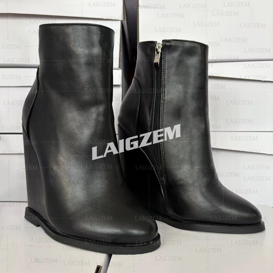 LAIGZEM Women Ankle Boots Wedges 12-14.5CM Steep High Heels Faux Leather Zip Up Round Toe Booties Shoes Woman Big Size 42 50 52
LAIGZEM Women Ankle Boots Wedges 12-14.5CM Steep High Heels Faux Leather Zip Up Round Toe Booties Shoes Woman Big Size 42 50 52