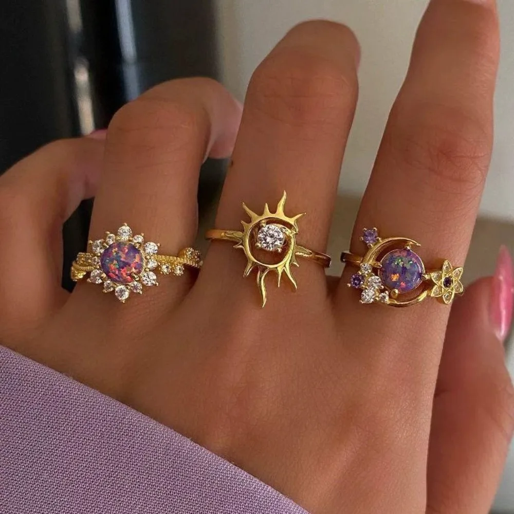 3/4 Piece Set of Uniquely Designed Inlaid Zircon Sun Moon Purple Rings for Women's Exquisite Charm Banquet Party Jewelry Gifts
3/4 Piece Set of Uniquely Designed Inlaid Zircon Sun Moon Purple Rings for Women's Exquisite Charm Banquet Party Jewelry Gifts