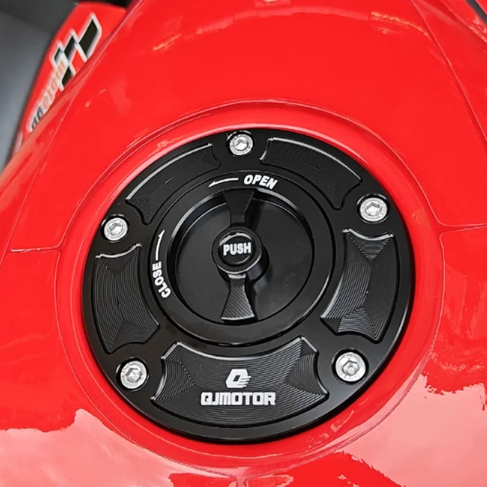 For QJMOTOR SRK600 SRK350 RRQ600 550 R400 R350 R250 QJ800GS CNC Fuel Gas Tank Cap Cover Aluminum Keyless Motorcycle Accessories
For QJMOTOR SRK600 SRK350 RRQ600 550 R400 R350 R250 QJ800GS CNC Fuel Gas Tank Cap Cover Aluminum Keyless Motorcycle Accessories