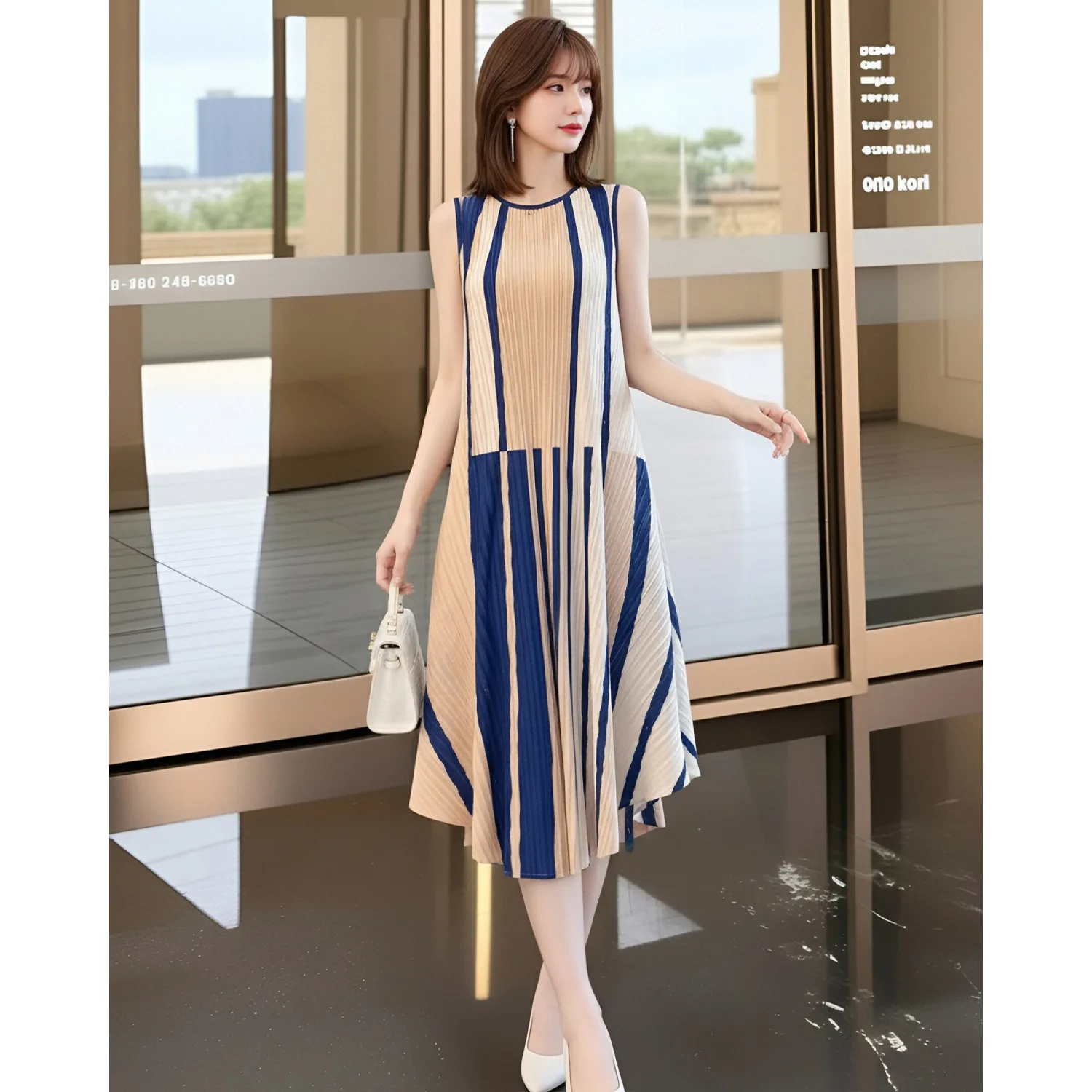 Miyake Pleated Women's Casual Dress 2006 Summer New Japanese Design Striped Stitching Round Neck Sleeveless Elegant Vest Dress
Miyake Pleated Women's Casual Dress 2006 Summer New Japanese Design Striped Stitching Round Neck Sleeveless Elegant Vest Dress