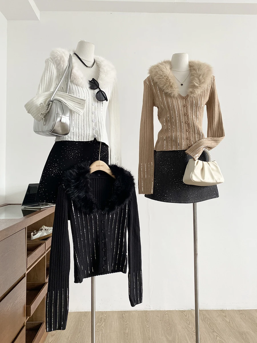 Retro High-End Feel Knitted Sweater with Shiny Sequins And Fur Collar Slim Fit Versatile Top for Women Commute Style
Retro High-End Feel Knitted Sweater with Shiny Sequins And Fur Collar Slim Fit Versatile Top for Women Commute Style
