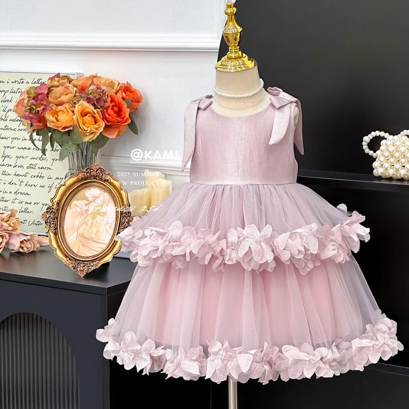 New stylish girls' dress with mesh tulle and bow princess skirt
New stylish girls' dress with mesh tulle and bow princess skirt