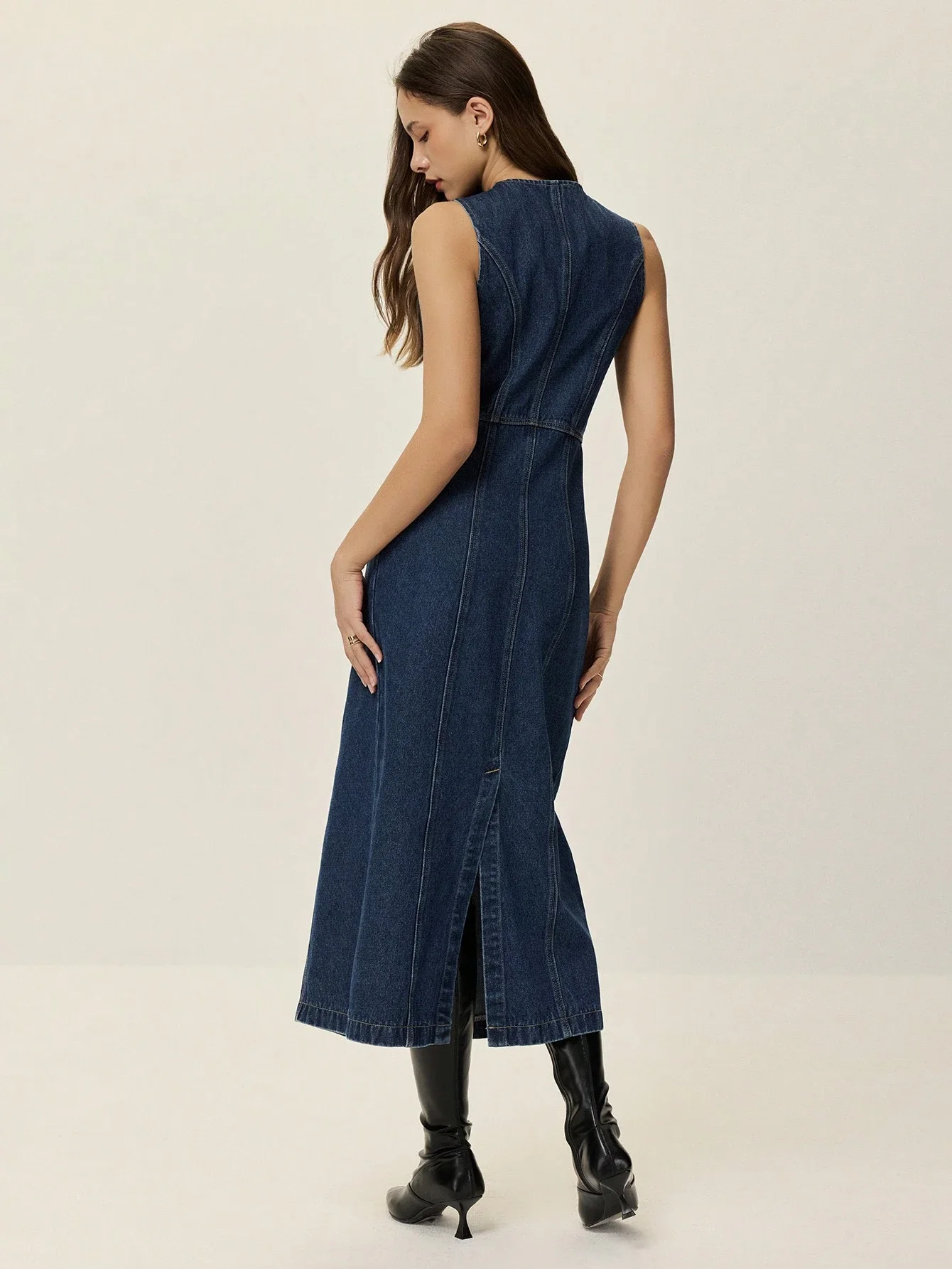 Women Sleeveless Denim Dress With Front Buttons A-Line Midi
Women Sleeveless Denim Dress With Front Buttons A-Line Midi