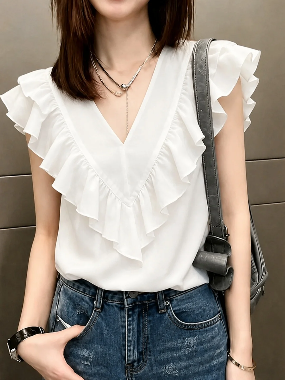 V-Neck Short Sleeve Shirt Women's Fashionable Slimming Versatile Commute Gentle Style Floral Shirt Korean Version Straig...
V-Neck Short Sleeve Shirt Women's Fashionable Slimming Versatile Commute Gentle Style Floral Shirt Korean Version Straig...