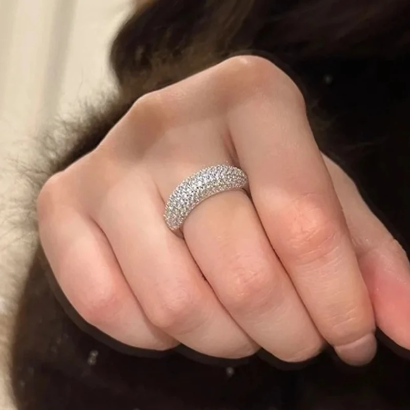 925 Sterling Silver Geometric Round Chic Zircon Light Luxury Ring for Women Fine Jewelry Minimalist Accessories 
925 Sterling Silver Geometric Round Chic Zircon Light Luxury Ring for Women Fine Jewelry Minimalist Accessories