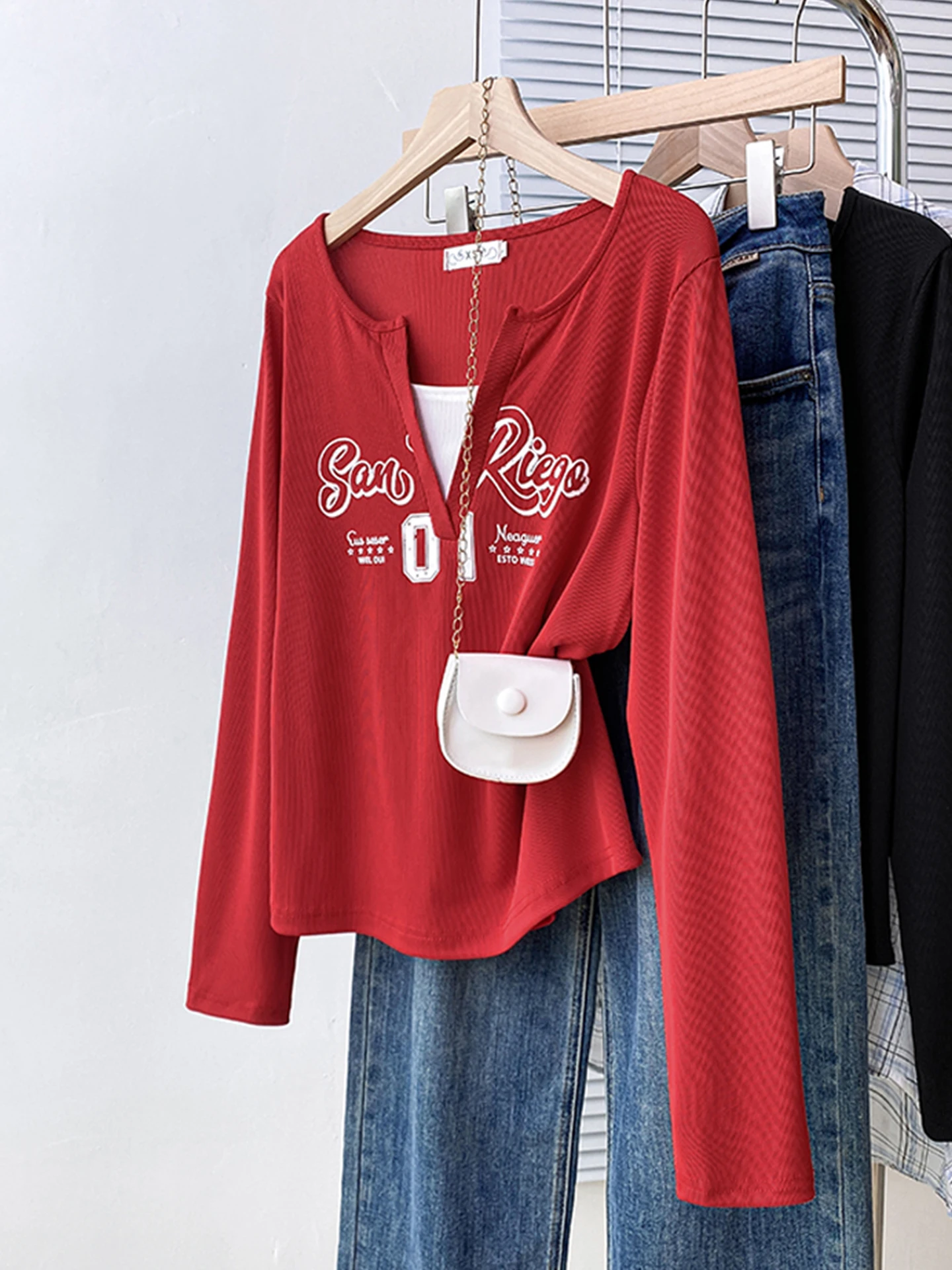 American Sle Long Sve V-Ne Letter T-irt Women's plus Size Slimming Base irt Autumn Faion Casual Loose Fit Top
American Sle Long Sve V-Ne Letter T-irt Women's plus Size Slimming Base irt Autumn Faion Casual Loose Fit Top