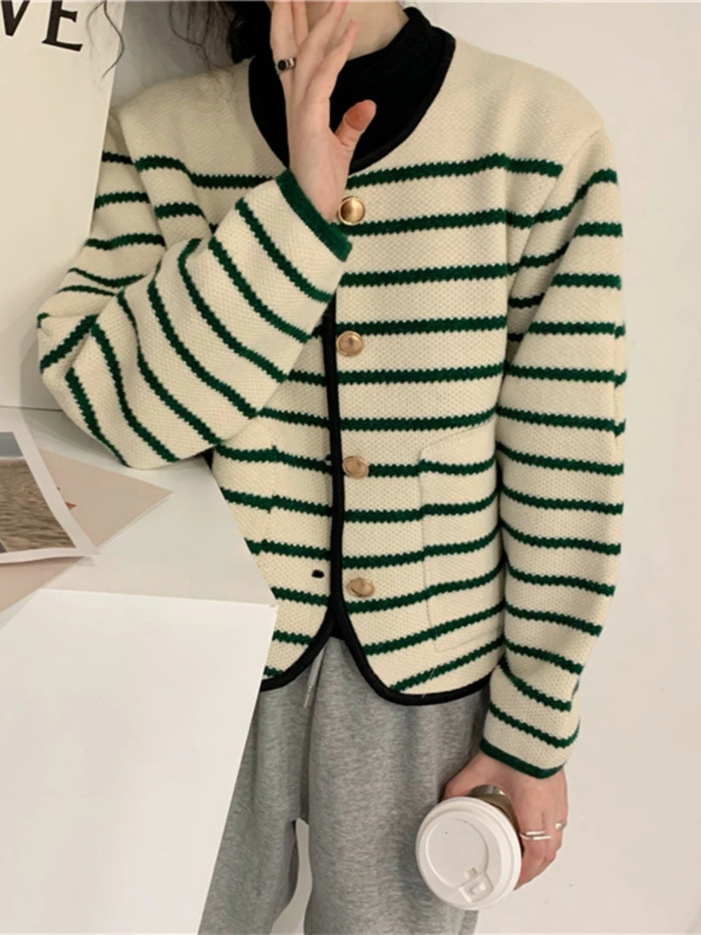 Thickened Women's Knit Sweater Cardigan 2024 Fall Long Sleeve Crew Neck Loose Thickened Comfortable Ladies Coat
Thickened Women's Knit Sweater Cardigan 2024 Fall Long Sleeve Crew Neck Loose Thickened Comfortable Ladies Coat