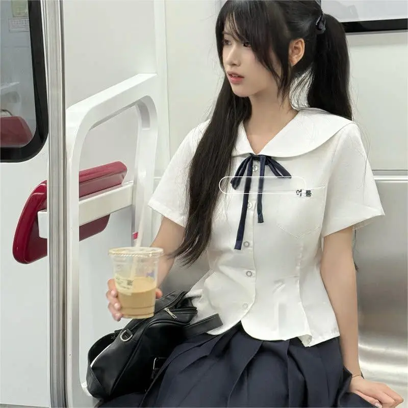 plus Size Summer JK Uniform Short Sleeve round Neck Shirt Women's Slim Fit Blouse Floral Hemline Casual Style Four Seasons Wear
plus Size Summer JK Uniform Short Sleeve round Neck Shirt Women's Slim Fit Blouse Floral Hemline Casual Style Four Seasons Wear
