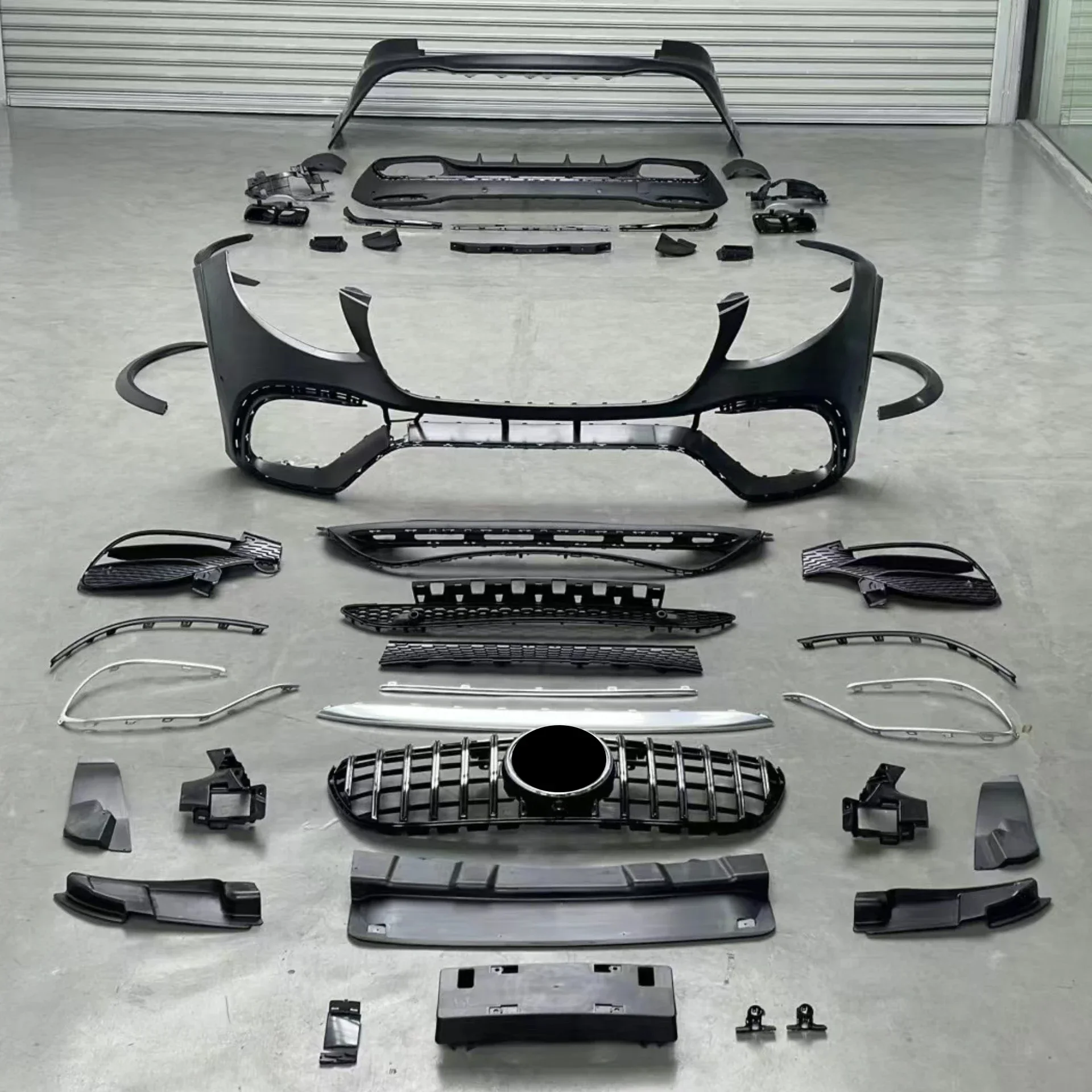 Body Kit Front Rear Bumper Assembly Grille Fog Lamp Frame for Mercedes Benz GLE Convert GLE63 Surround Car Accessories
Body Kit Front Rear Bumper Assembly Grille Fog Lamp Frame for Mercedes Benz GLE Convert GLE63 Surround Car Accessories