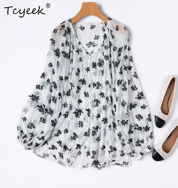 Tcyeek Summer 100% Mulberry Silk Shirt,Women Embroidery V-Neck Loose Semi Perspective Sun Protective Clothing,New 2025T55751JF
Tcyeek Summer 100% Mulberry Silk Shirt,Women Embroidery V-Neck Loose Semi Perspective Sun Protective Clothing,New 2025T55751JF