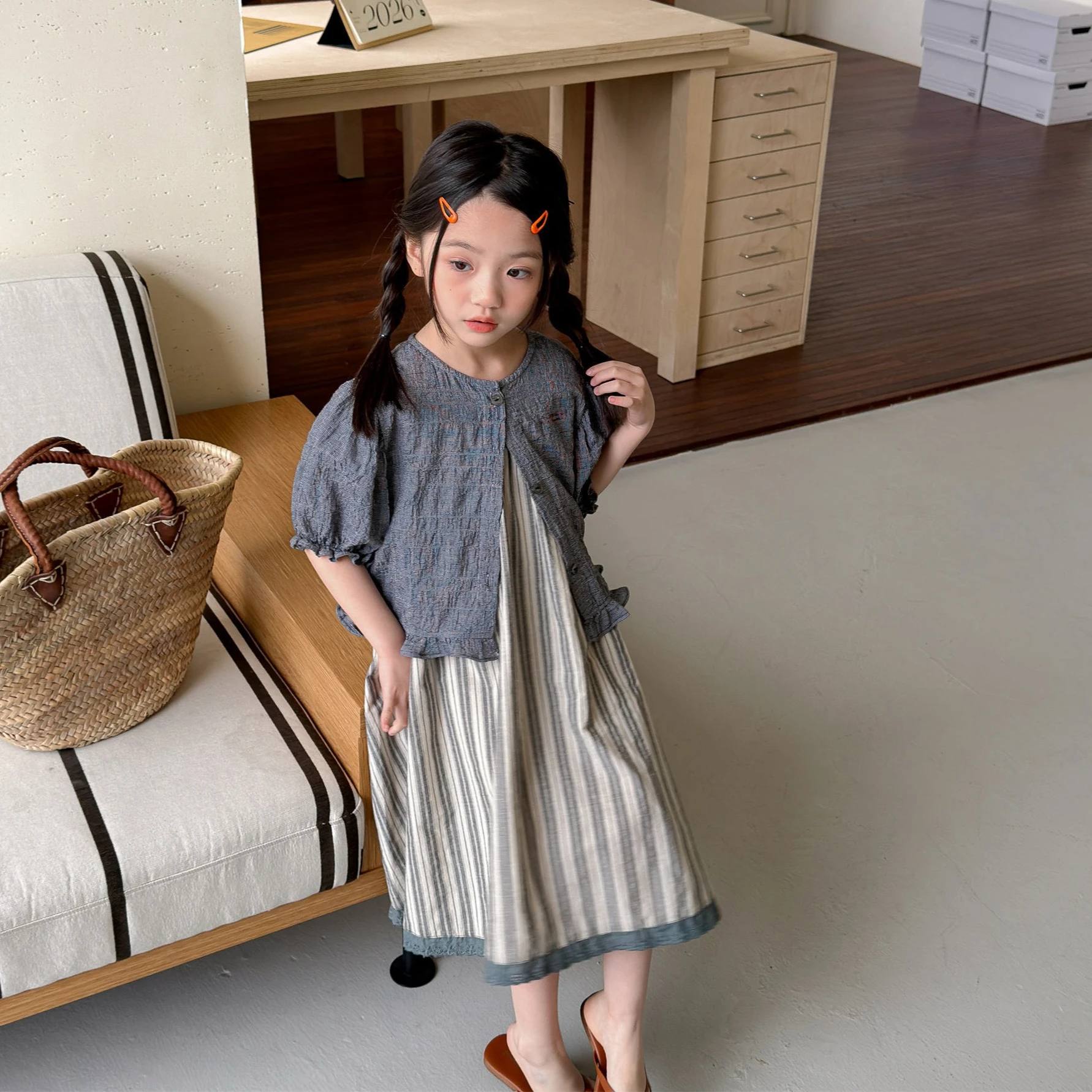 Girls shirt 2026 spring and summer new children's clothing Korean style baby fashion cotton and linen bubble sleeve shirt
Girls shirt 2026 spring and summer new children's clothing Korean style baby fashion cotton and linen bubble sleeve shirt