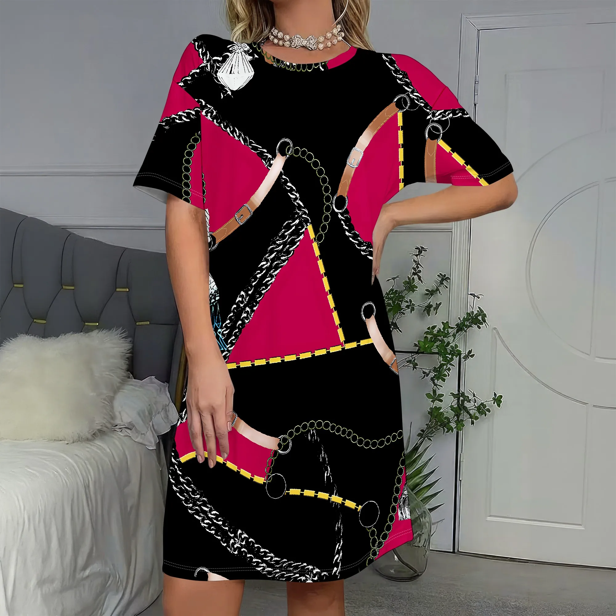 Bold Chain Print, Short Sleeve Dress, Pink & Black, Geometric Pattern, Casual Summer Wear, S-2XL
Bold Chain Print, Short Sleeve Dress, Pink & Black, Geometric Pattern, Casual Summer Wear, S-2XL