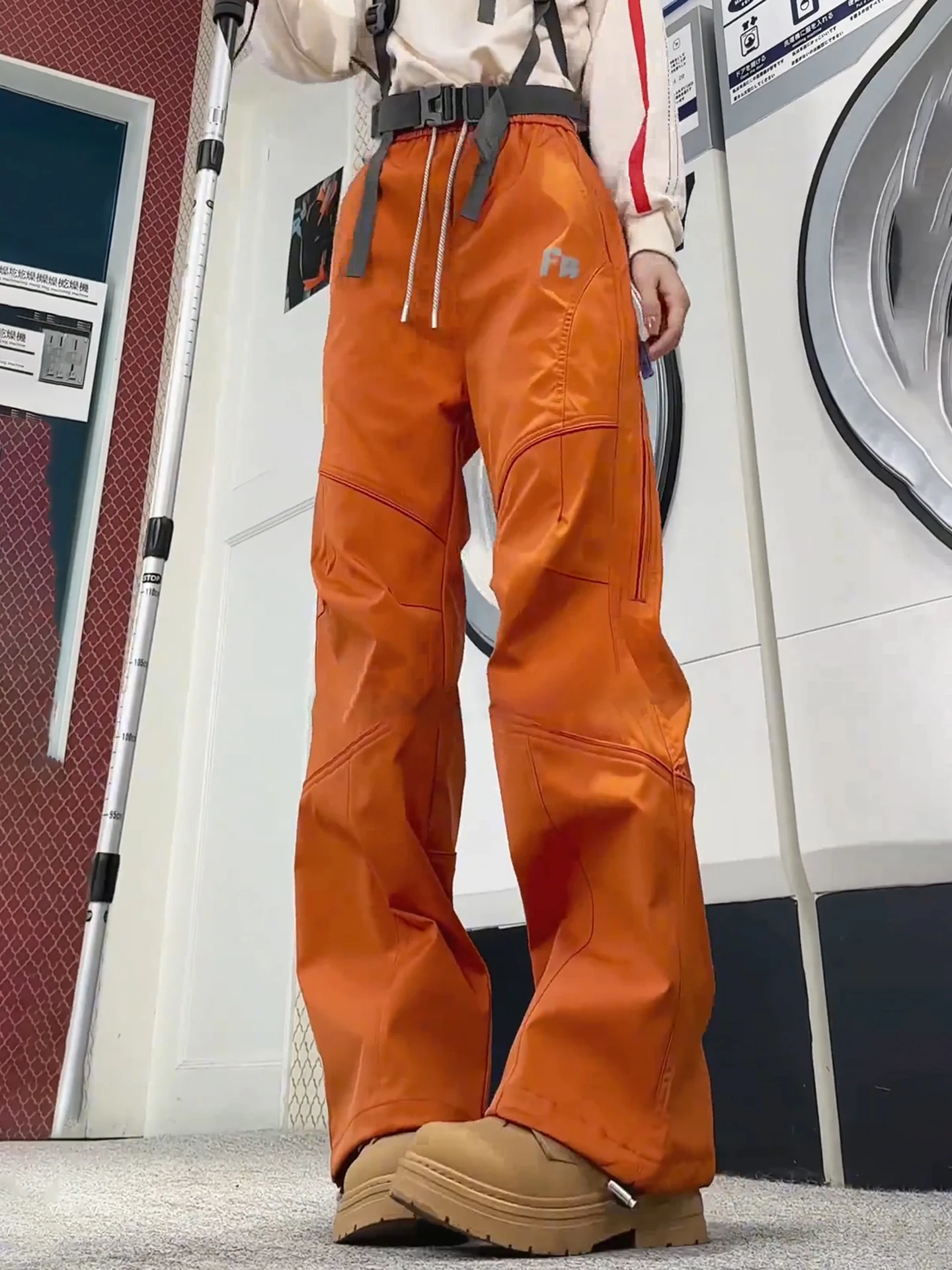 Оранжево-желтые мягкие брюки для скалолазания, мужские, осенние, водонепроницаемые, ветрозащитные, прочные, для активного отдыха, прямого кроя, рабочая одежда
Оранжево-желтые мягкие брюки для скалолазания, мужские, осенние, водонепроницаемые, ветрозащитные, прочные, для активного отдыха, прямого кроя, рабочая одежда