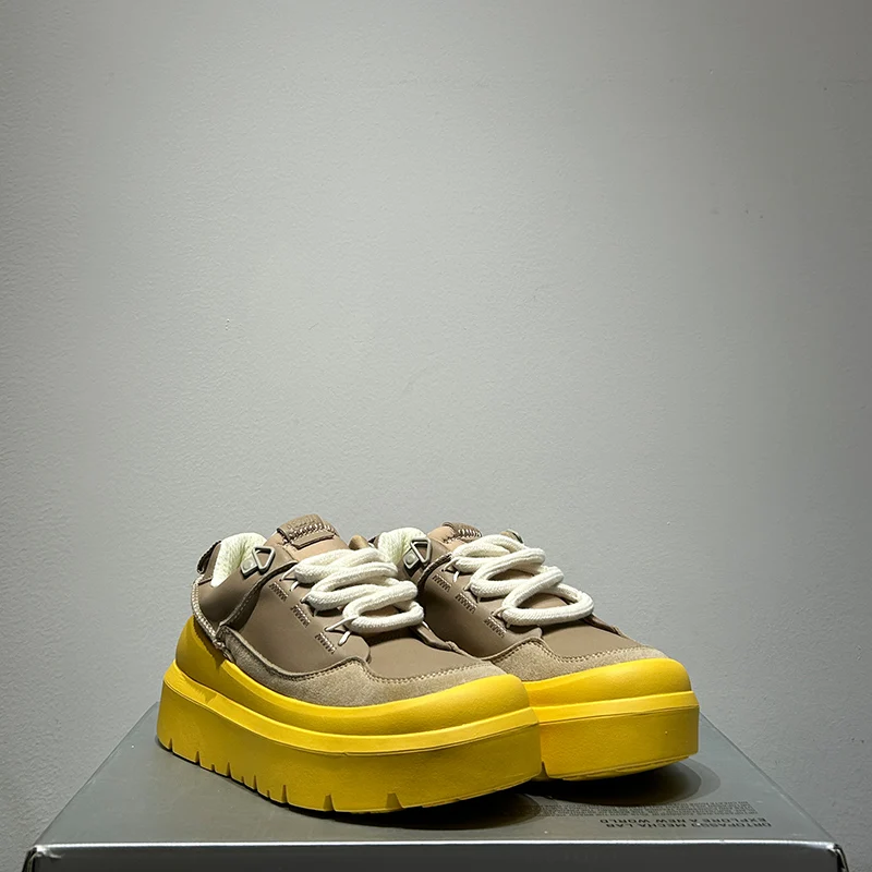 Новые повседневные желтые кроссовки на платформе, универсальные, осенние, 2025, удобные, дышащие
Новые повседневные желтые кроссовки на платформе, универсальные, осенние, 2025, удобные, дышащие