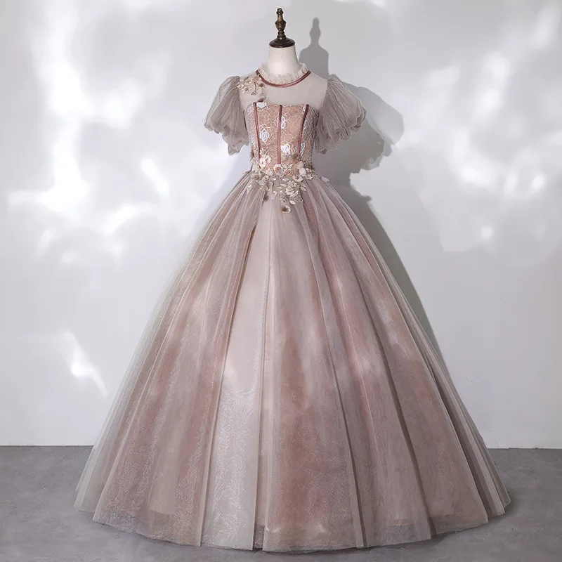 New Short Sleeve Evening Dresses Vintage Appliques Hollow Out Floor-Length Princess Dress 2023 Fashion A-Line Banquet Gown
New Short Sleeve Evening Dresses Vintage Appliques Hollow Out Floor-Length Princess Dress 2023 Fashion A-Line Banquet Gown